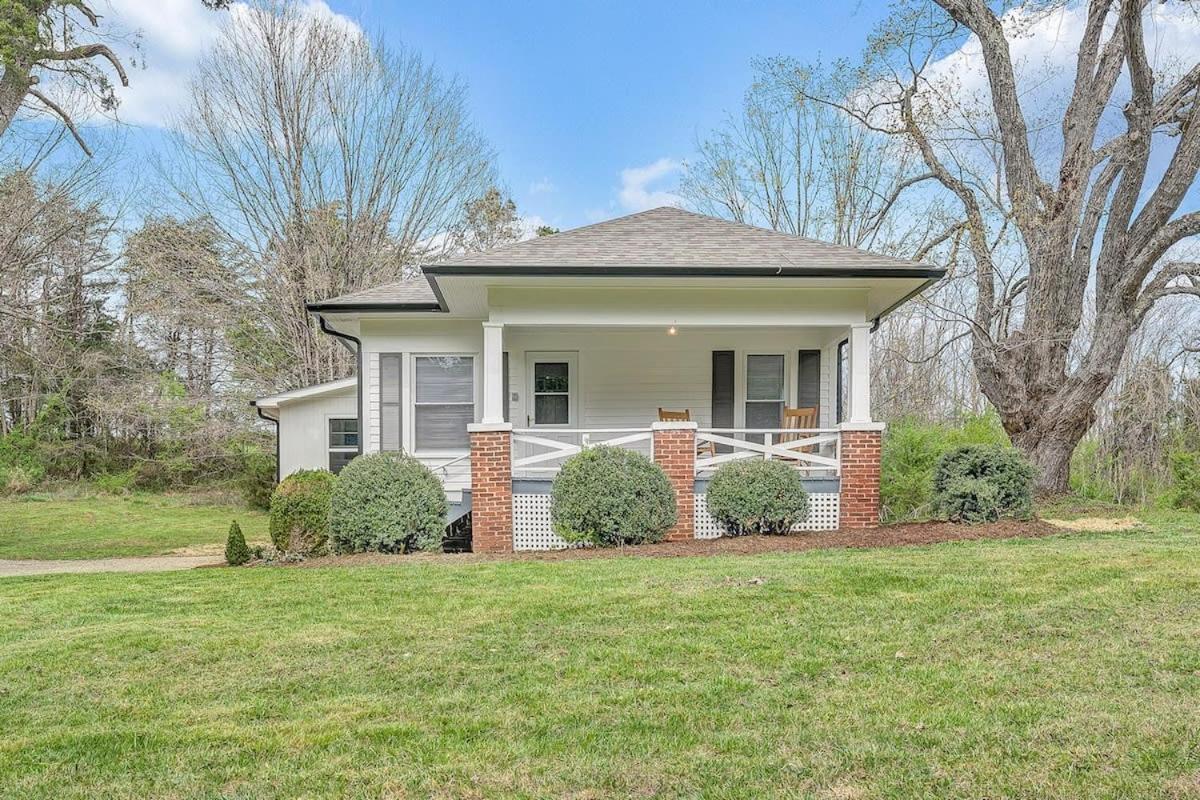 Cottage In The Pines Rocky Mount Exterior photo
